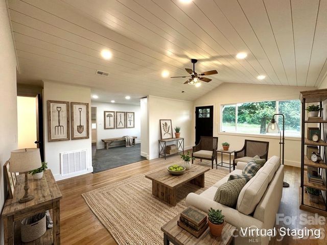 908 E 1st Street, Newton, NC 28658