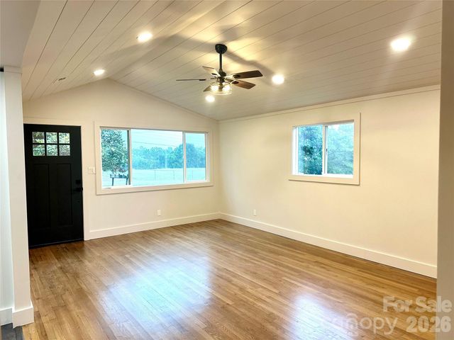 908 E 1st Street, Newton, NC 28658