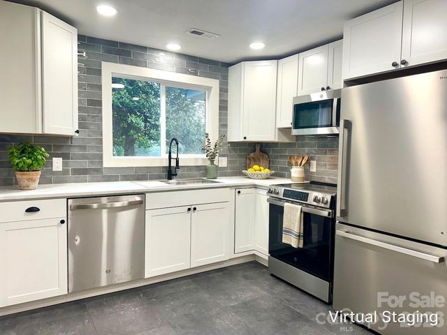 908 E 1st Street, Newton, NC 28658