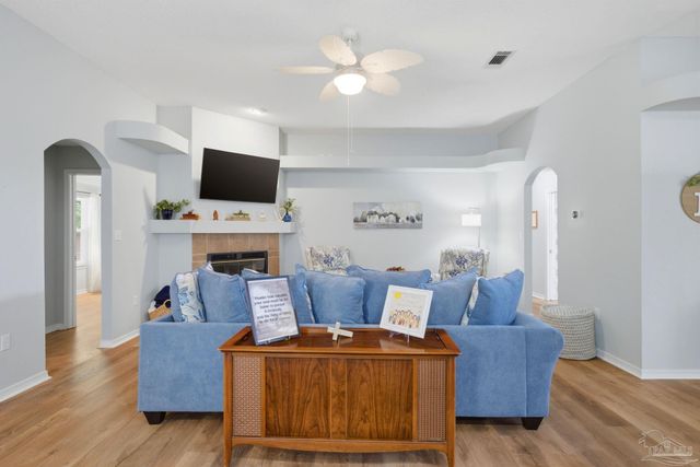 10736 Crosscut Dr, Pensacola, FL 32506