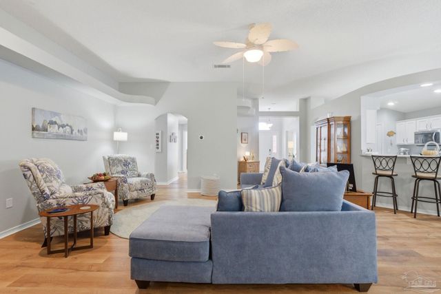 10736 Crosscut Dr, Pensacola, FL 32506