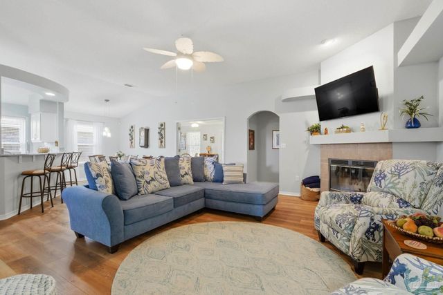 10736 Crosscut Dr, Pensacola, FL 32506