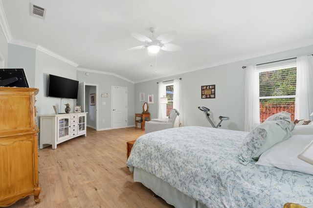 10736 Crosscut Dr, Pensacola, FL 32506