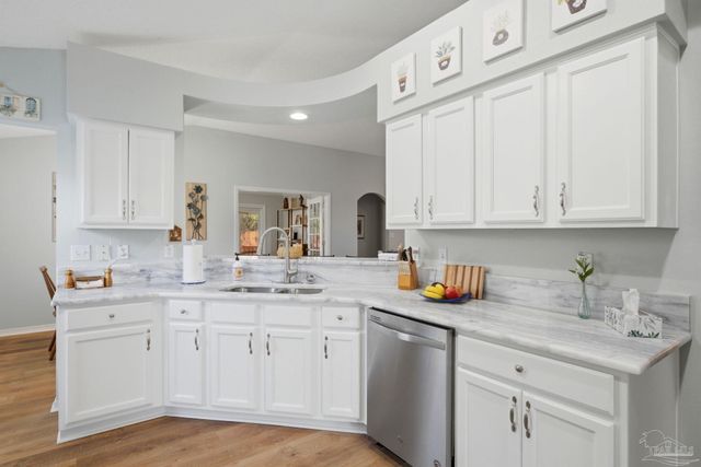 10736 Crosscut Dr, Pensacola, FL 32506