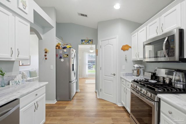 10736 Crosscut Dr, Pensacola, FL 32506