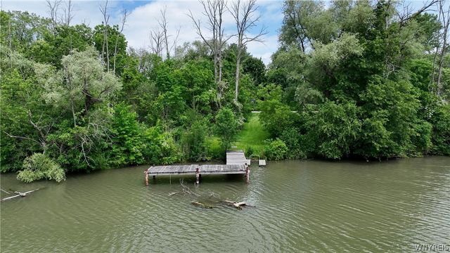5217 Tonawanda Creek Road, Pendleton, NY 14120