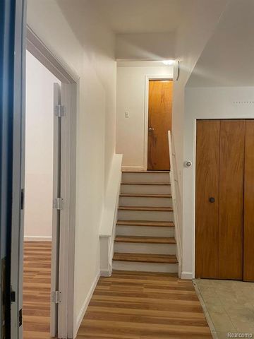 1322 Elliott Avenue, Madison Heights, MI 48071