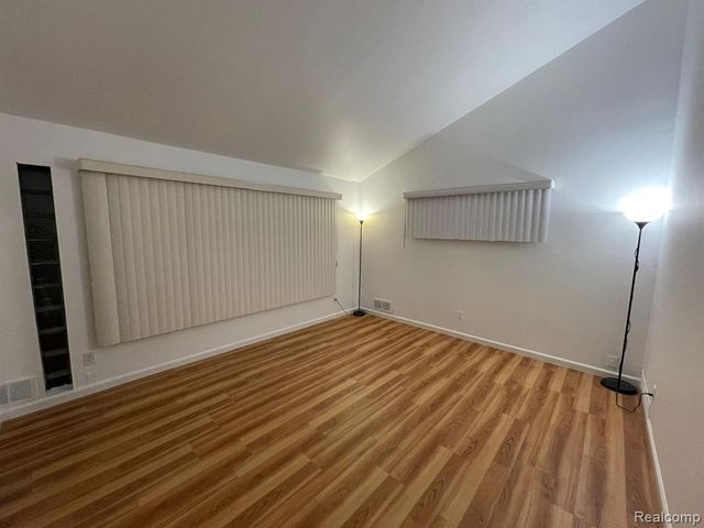 1322 Elliott Avenue, Madison Heights, MI 48071
