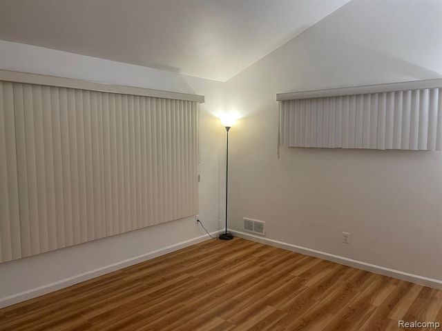 1322 Elliott Avenue, Madison Heights, MI 48071
