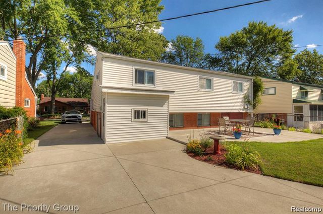 1322 Elliott Avenue, Madison Heights, MI 48071