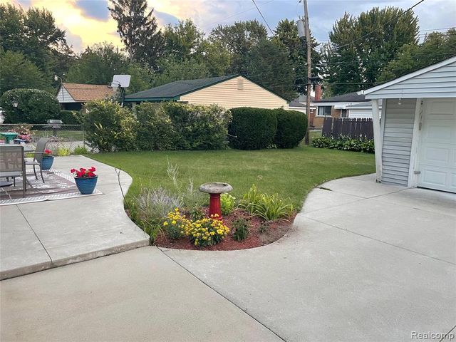 1322 Elliott Avenue, Madison Heights, MI 48071