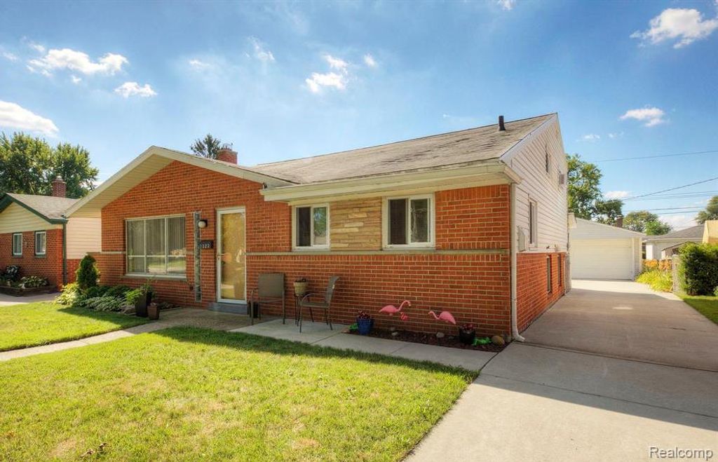 1322 Elliott Avenue, Madison Heights, MI 48071