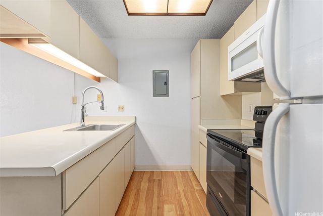 94-1004 Kaukahi Place K11, Waipahu, HI 96797