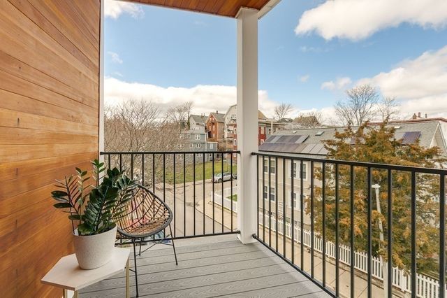 17 Chestnut 3, Boston, MA 02130