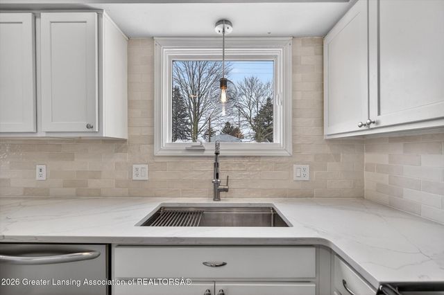 1140 Shelter Lane, Lansing, MI 48912