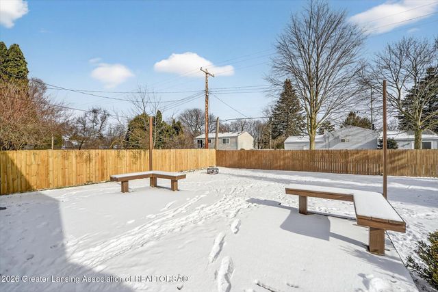 1140 Shelter Lane, Lansing, MI 48912