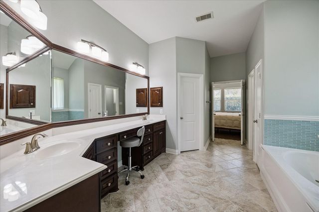709 Forest Lane Court, Conroe, TX 77302