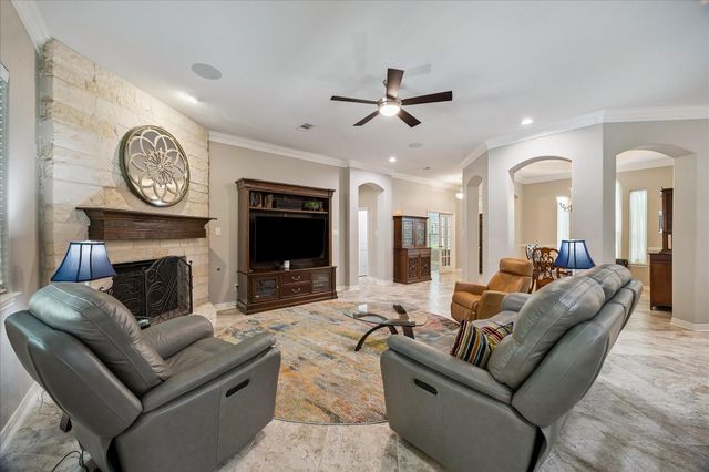 709 Forest Lane Court, Conroe, TX 77302
