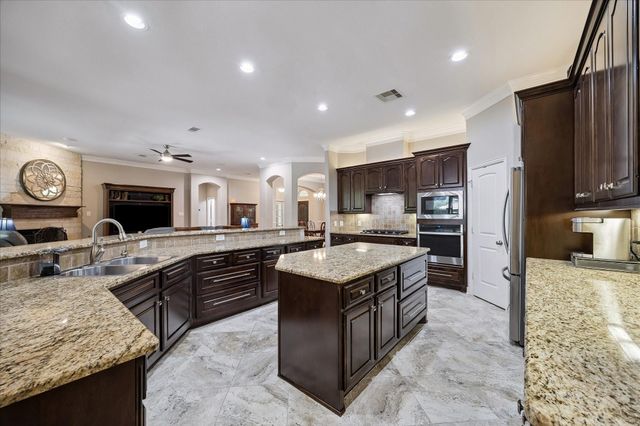 709 Forest Lane Court, Conroe, TX 77302