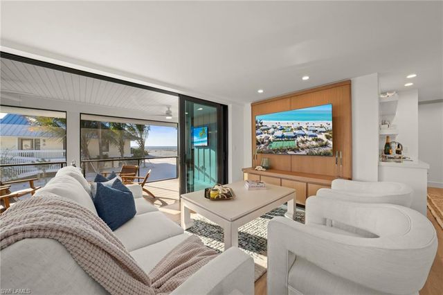 25 Beach Homes, Captiva, FL 33924