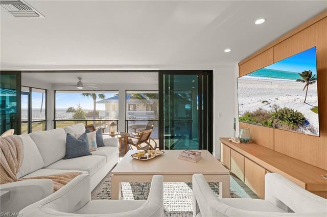 25 Beach Homes, Captiva, FL 33924