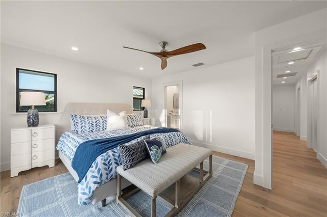 25 Beach Homes, Captiva, FL 33924