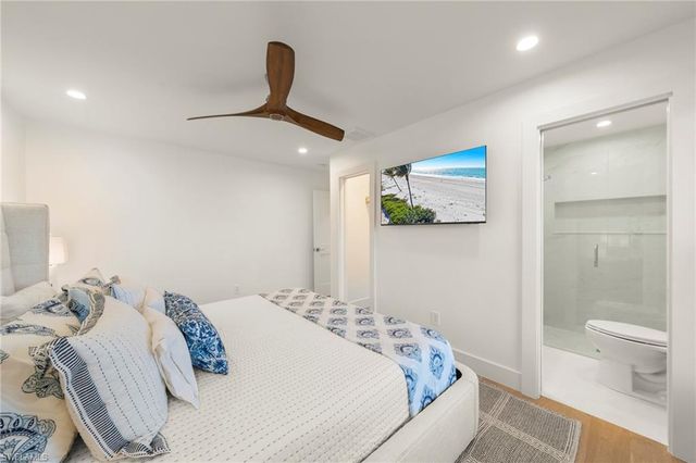 25 Beach Homes, Captiva, FL 33924