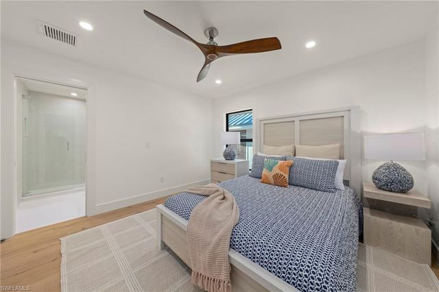 25 Beach Homes, Captiva, FL 33924