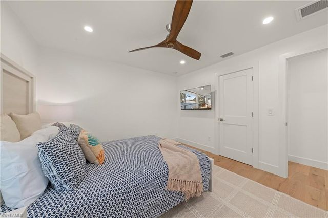 25 Beach Homes, Captiva, FL 33924