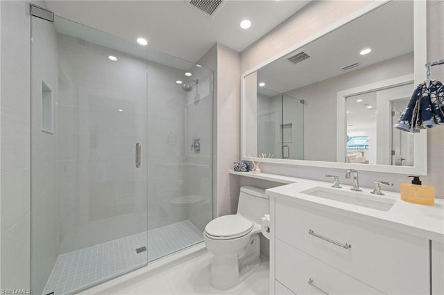 25 Beach Homes, Captiva, FL 33924