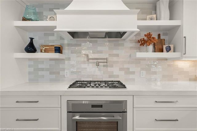 25 Beach Homes, Captiva, FL 33924