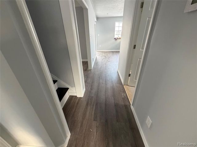 19329 Ashton Avenue, Detroit, MI 48219