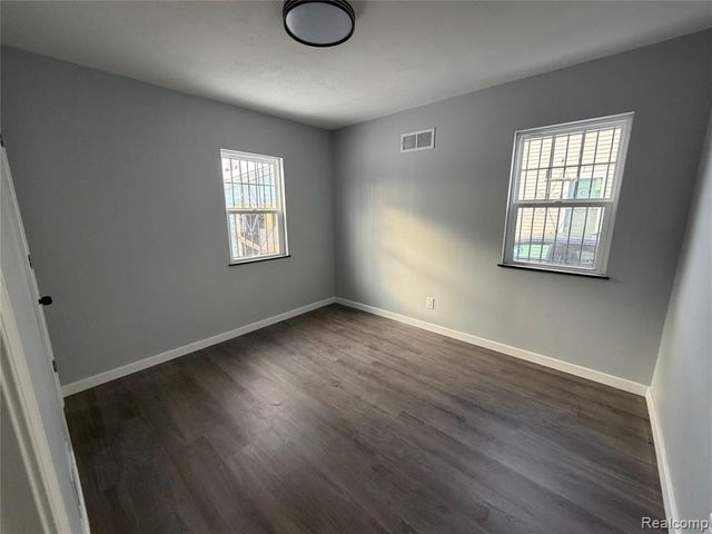 19329 Ashton Avenue, Detroit, MI 48219