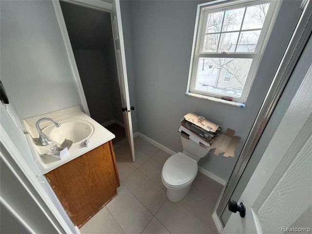 19329 Ashton Avenue, Detroit, MI 48219