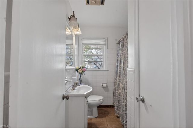 706 Maryland AVE, Suffolk, VA 23434