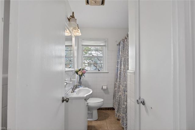 706 Maryland AVE, Suffolk, VA 23434