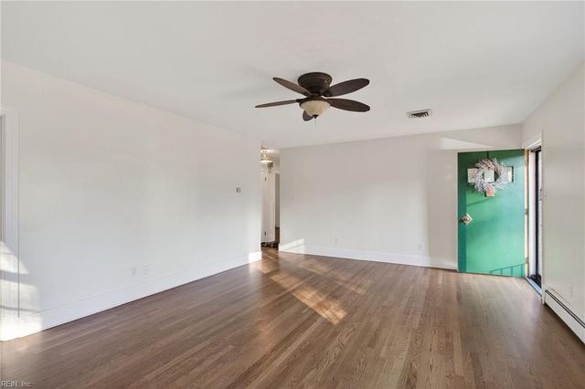 706 Maryland AVE, Suffolk, VA 23434