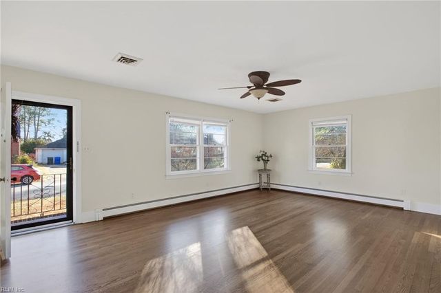 706 Maryland AVE, Suffolk, VA 23434