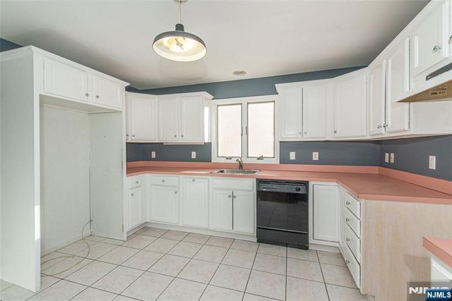 405 Chestnut Street 2, Ridgefield, NJ 07657