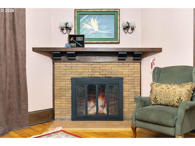 3906 S KELLY Ave, Portland, OR 97239