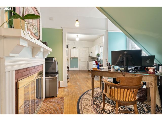 3906 S KELLY Ave, Portland, OR 97239