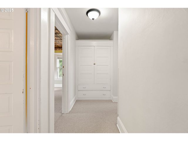 3906 S KELLY Ave, Portland, OR 97239