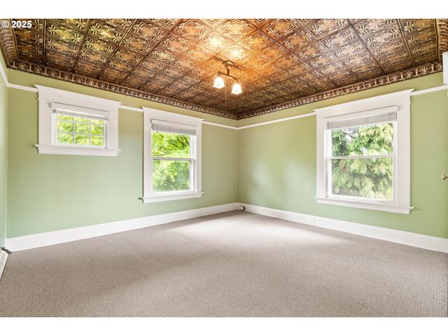 3906 S KELLY Ave, Portland, OR 97239