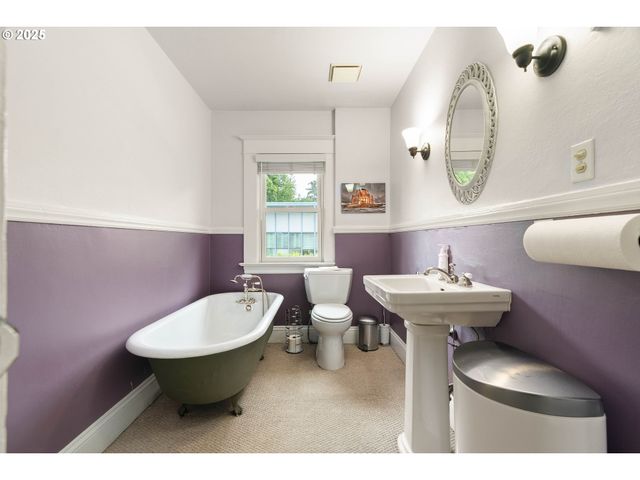 3906 S KELLY Ave, Portland, OR 97239