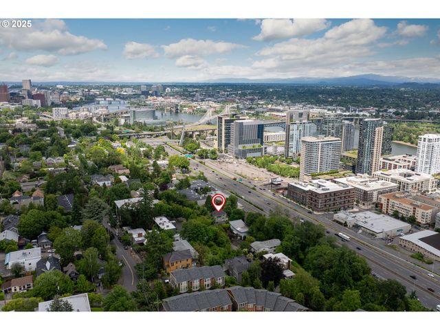 3906 S KELLY Ave, Portland, OR 97239