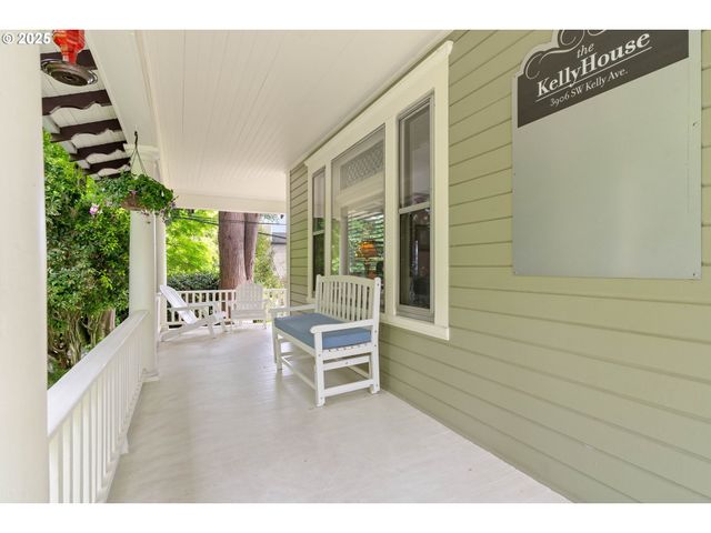 3906 S KELLY Ave, Portland, OR 97239