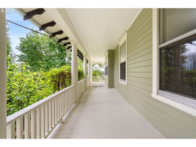 3906 S KELLY Ave, Portland, OR 97239