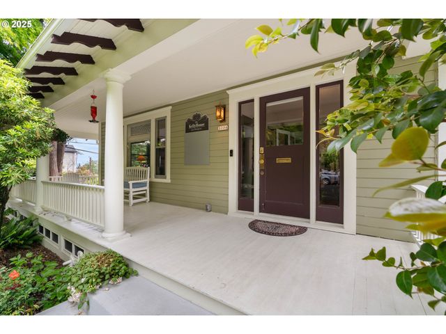 3906 S KELLY Ave, Portland, OR 97239