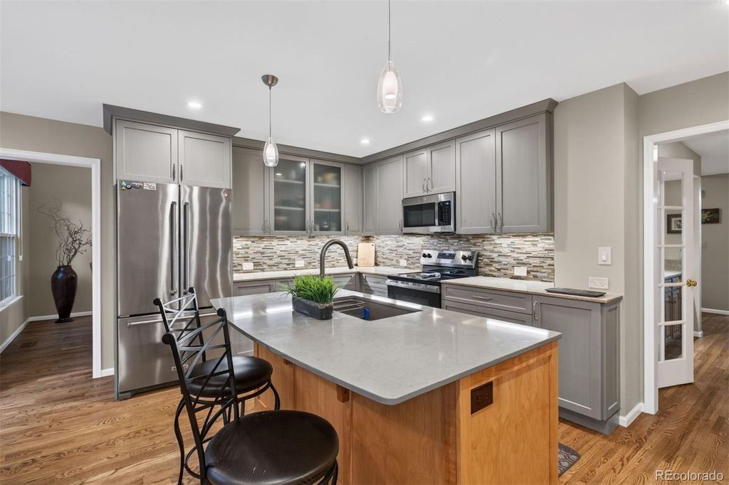 Image 2 of property listing at 5927 E Jamison Lane, Centennial, CO 80112