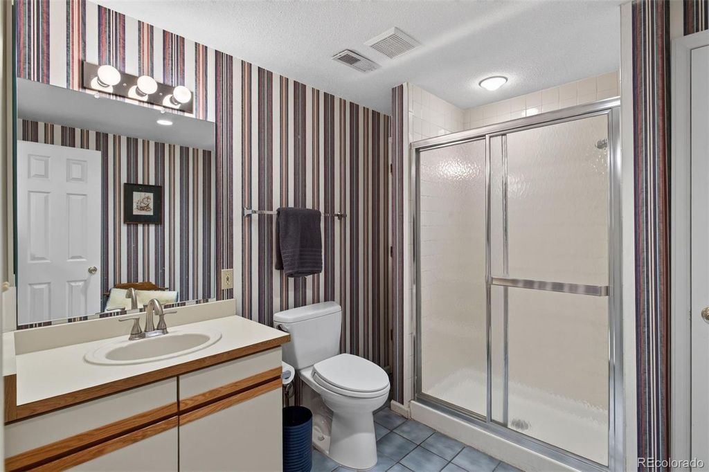 Image 30 of property listing at 5927 E Jamison Lane, Centennial, CO 80112